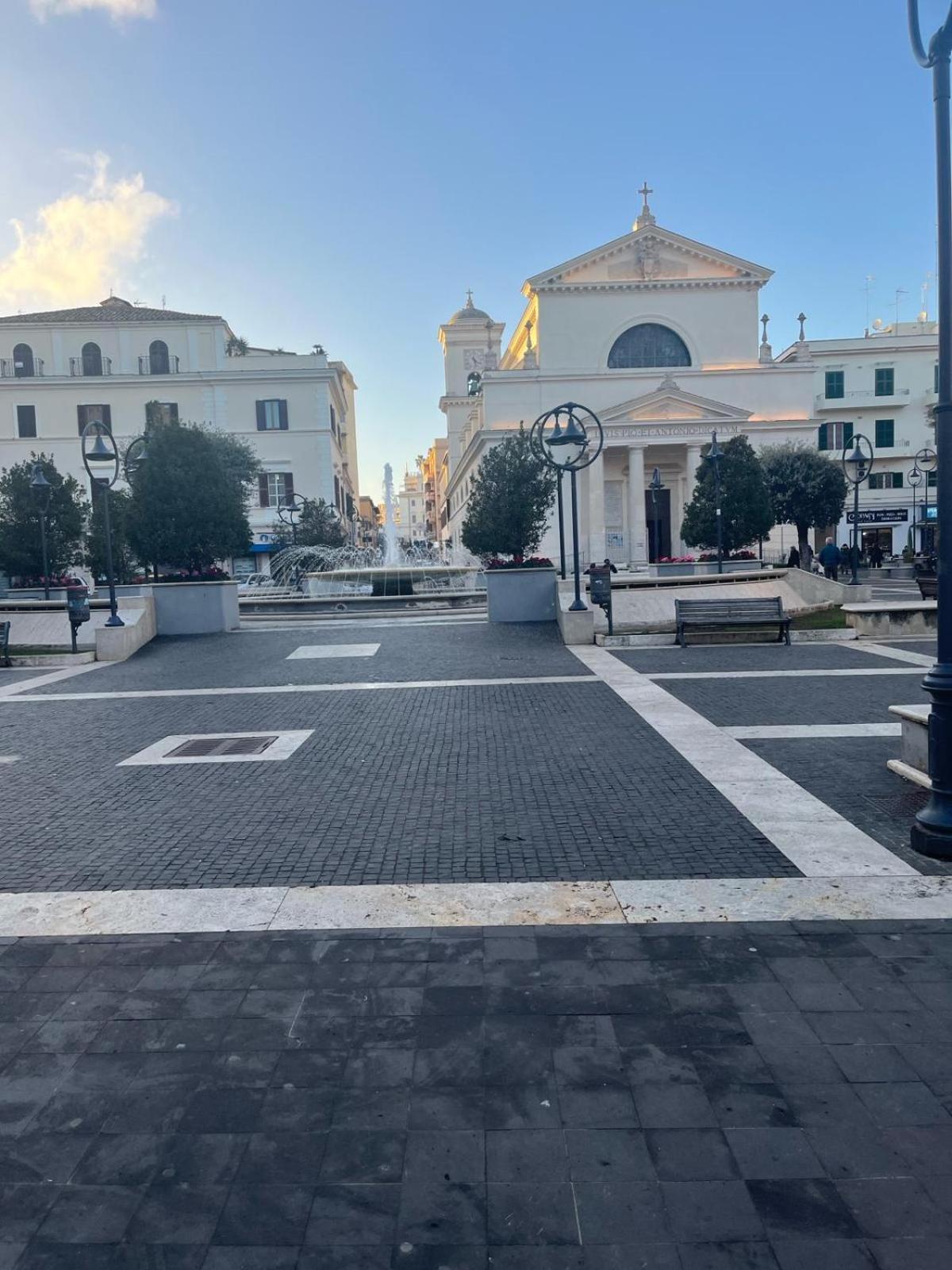 La Piazzetta Anzio Hotel Buitenkant foto